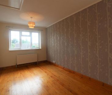 4 bedroom detached house to rent - Photo 4