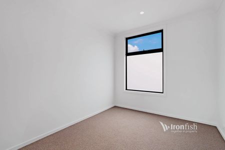 3 Bed, 2 Bath - Photo 3