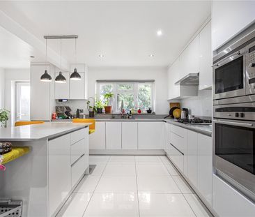 Worple Road, Staines-upon-Thames, Surrey, TW18 1EF - Photo 1