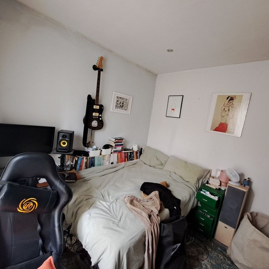 3 Bed End Terrace, Jennings Road, SE22 - Photo 1