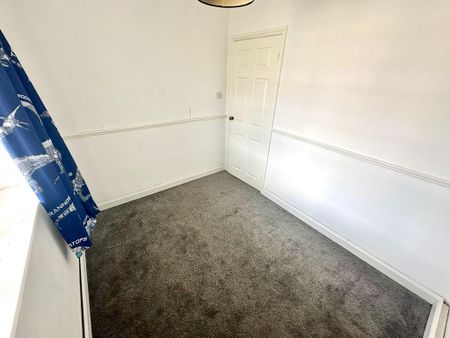 3 bedroom flat to rent - Photo 5