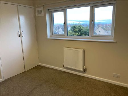 Two bedroom mid-terrace property found in good order throughout. - Photo 4