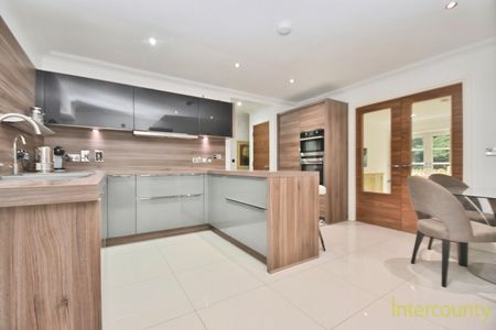 Chantry Road, CM23, Bishop'S Stortford - Photo 5