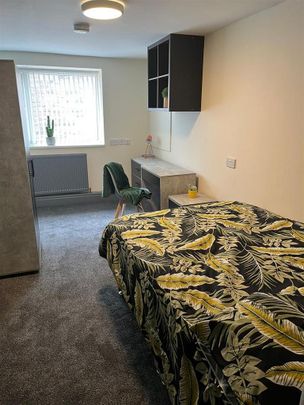 9 bedroom private hall to rent - Photo 1