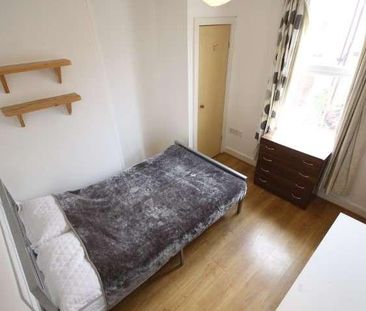 Delph Mount, Woodhouse, Leeds, LS6 - Photo 1