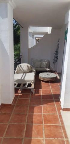 Alquiler de chalet adosado en Calle Algatocín - Photo 4