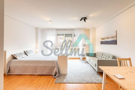 Alquiler de estudio en Avenida Roma - Photo 4