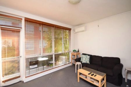 GOOD SIZED TWO BEDROOM APARTMENT - Photo 5