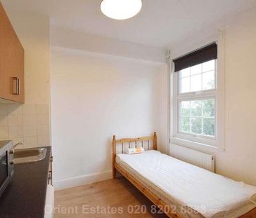 Station Road, London, NW4 - Photo 1