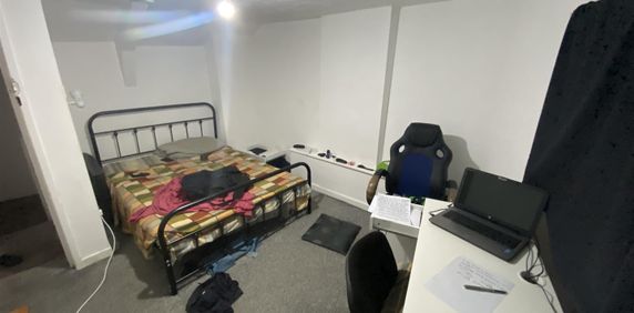 Room For Rent Park Street, Pontypridd - Photo 2