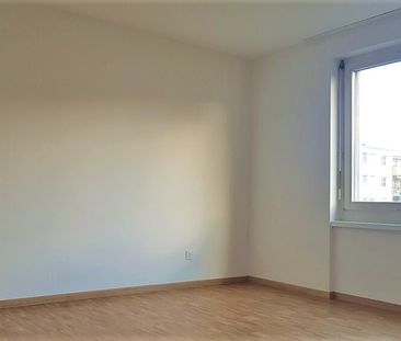 HELLE UND GERÄUMIGE WOHNUNG SUCHT NEUEN MIETER! - Foto 2