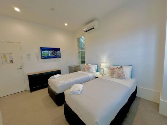 Private Room Walk to North Sydney Station and Greenwood Plaza in 8 Min - Photo 1