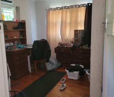 Coopers Plains - Photo 2