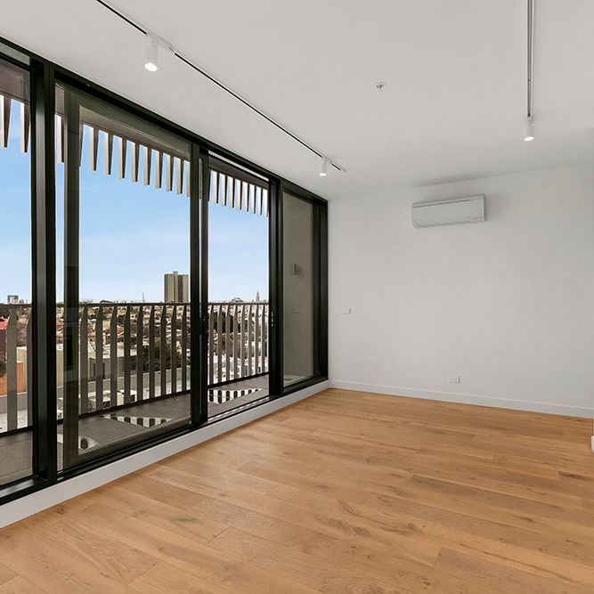 705/75 Palmerston Crescent, South Melbourne - Photo 1