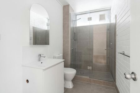 Stylish, Newly Updated Apartment Close to the Heart of Geelong - Photo 5