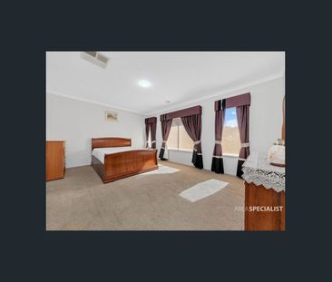 Modern Family Living in a Quiet Court – 7 Rose Bush Court, Lyndhurst! - Photo 4