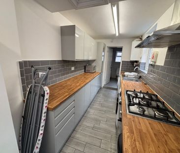 107 Storer Road - Stunning 4 Bed 2 BathLoughborough - Photo 3