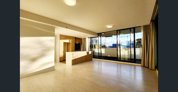 Northeast facing Three bedroom Apartment with Huge Courtyard. - Photo 1