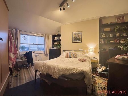 3 bedroom apartment to rent - Photo 2