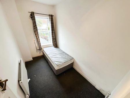 3 bedroom terraced house to rent - Photo 4