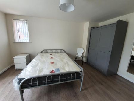 2 bedroom flat to rent - Photo 4