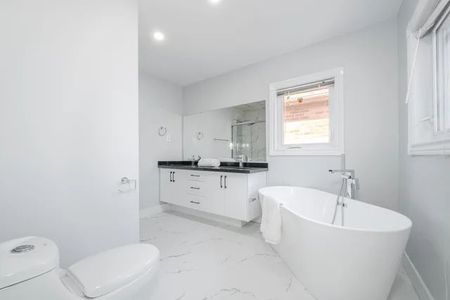 For Lease - 23 Fenflower Court, Brampton, Ontario - Photo 2