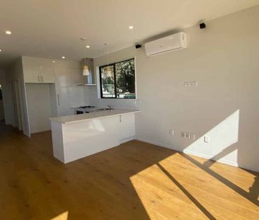 Near new 2-bedroom + Study - Photo 3