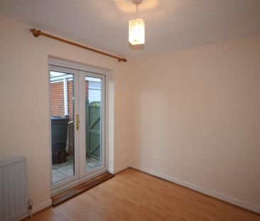 2 bedroom bungalow to rent - Photo 2