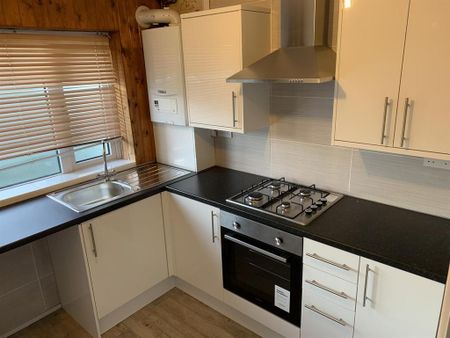 3 bedroom terraced house to rent - Photo 4