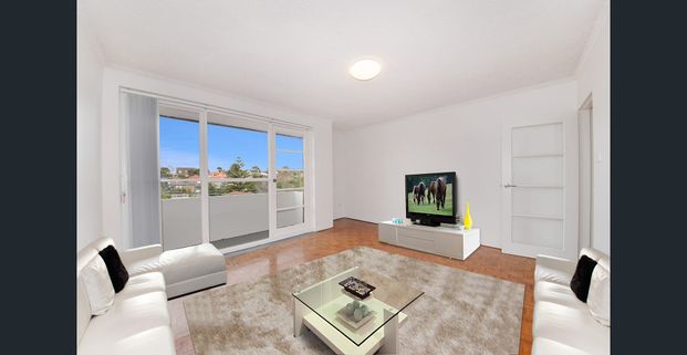 Lovely 2 Bedroom Apartment With Ocean Glimpses - Photo 1