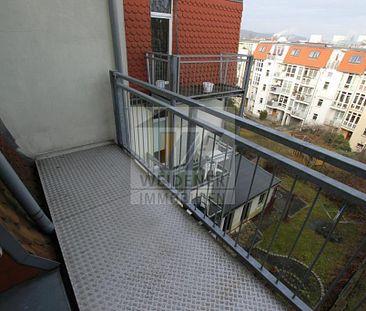 Geräumige 2-Raum-Wohnung mit Balkon & Wanne nahe am Wintergarten - Foto 4