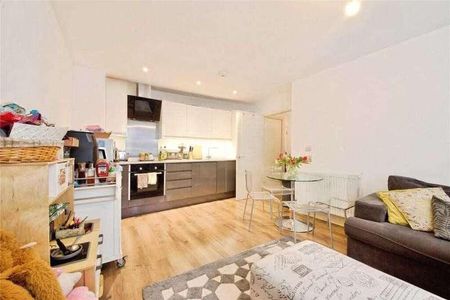 Verve Apartments, Mercury Gardens, Romford, Essex, Romford, RM1 - Photo 3