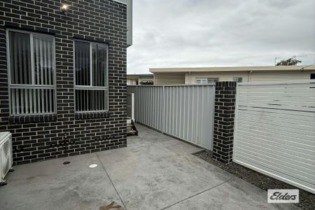 Spacious Townhouse in a Convenient Albion Park Location - Photo 5