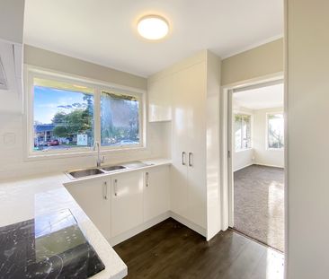 MT ALBERT - 2 bedroom unit with a garage - Photo 5