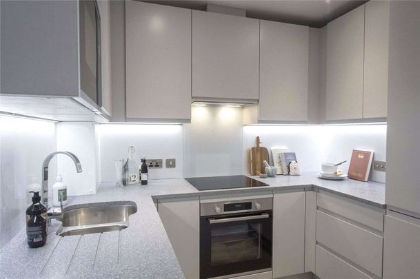 Rent in the newly created Thames Quarter building. Two bedroom furnished apartment on the 2nd floor - Photo 1