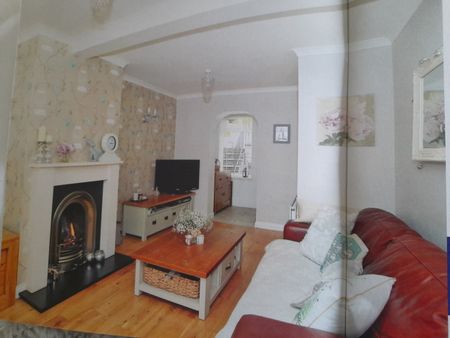 3 Bed Terraced House, Tollohill Drive, AB12 - Photo 2