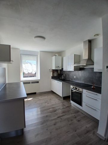 Location Appartement 3 pièces 54m² MONTCEAU LES MINES 71300 - Photo 4