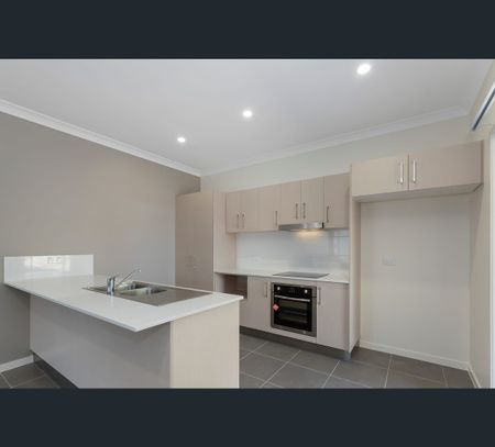 2/81 Banfield Drive, Mount Louisa, Qld 4814 - Photo 3