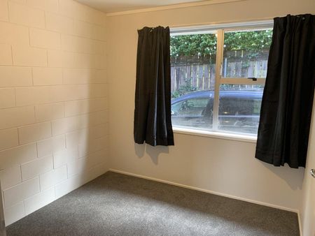 Quiet Glenview Home - Photo 4