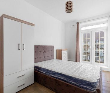 3 bedroom flat to rent - Photo 5