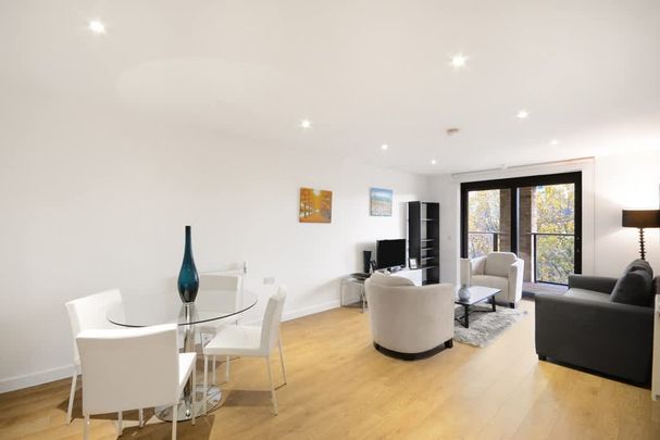 Casson Apartments, Upper North Street E14 - Photo 1