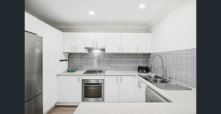 Contemporary Townhouse in Popular Location - Photo 4