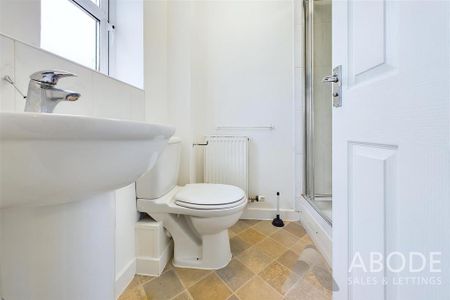 3 bedroom semi-detached house to rent - Photo 3