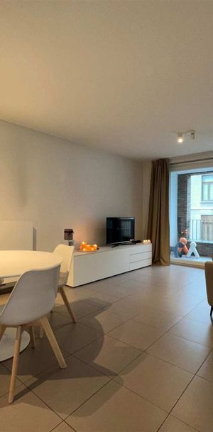 Appartement te huur in Antwerpen voor € 840 met 2 slaapkamers - Foto 1