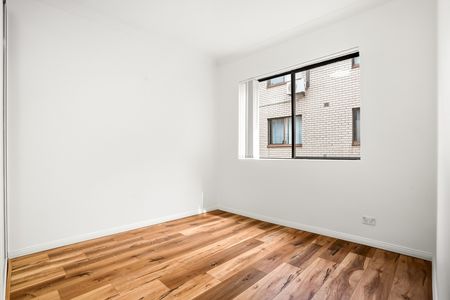 Air-Conditioned Two-Bedroom Unit with Renovated Kitchen and Bathroom! - Photo 5