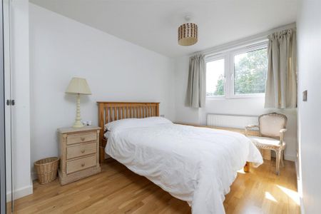 3 bedroom flat to rent - Photo 4