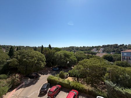 Location Appartement 4 pièces 64m² NIMES 30000 - Photo 5