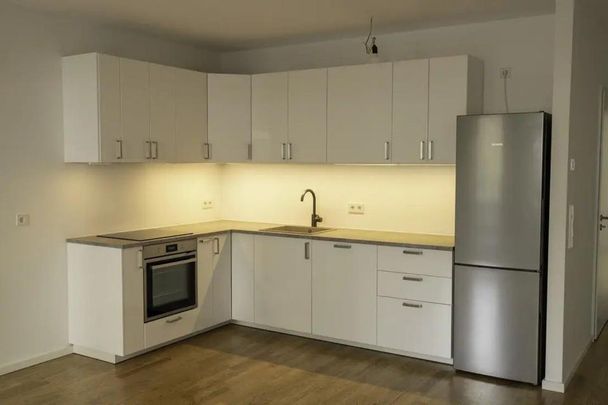 Helle 2-Zimmer Wohnung mit Balkon im 1. OG in Berlin-Weißensee - Photo 1