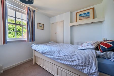 5 bedroom semi-detached house to rent - Photo 5