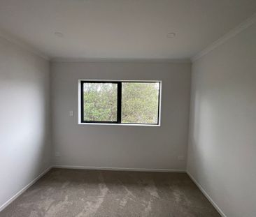 4 Bedrooms in Bucklands Beach - Photo 3